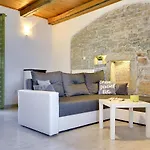 Rustikale Und Moderne Steinfinca Mit Zwei Parkplaetzen Holiday home