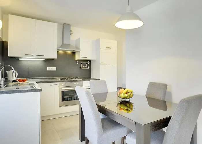 Rustikale Und Moderne Steinfinca Mit Zwei Parkplaetzen Vakantiehuis *