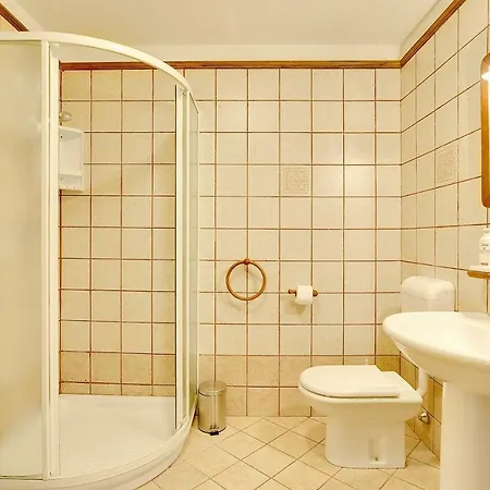 Rustikale Und Moderne Steinfinca Mit Zwei Parkplaetzen 別荘